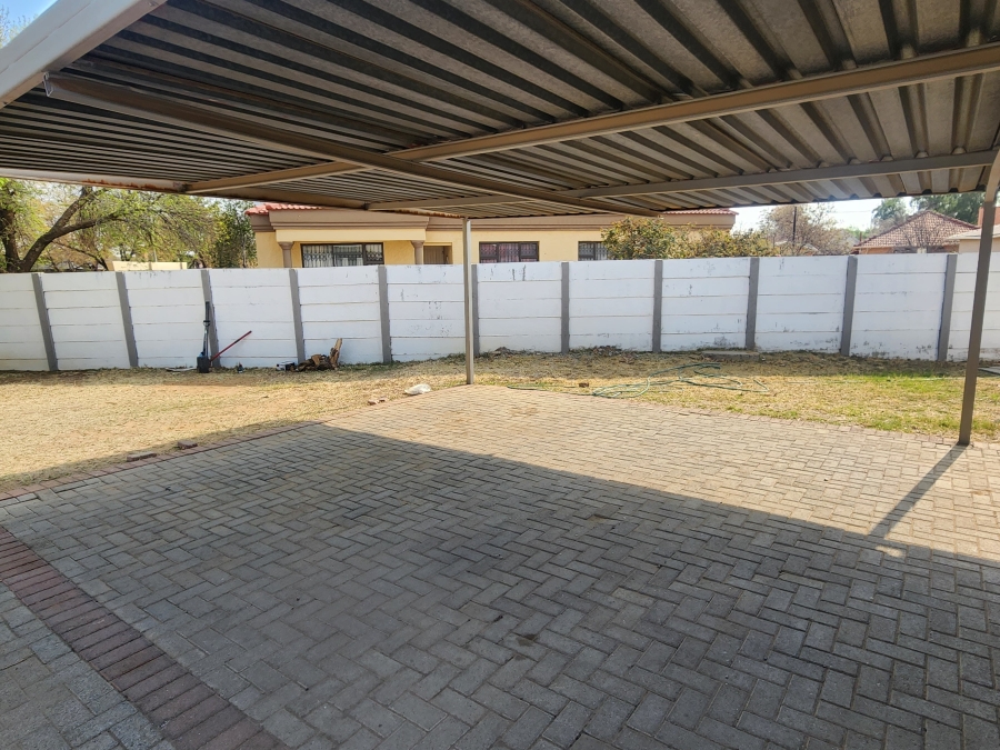 3 Bedroom Property for Sale in Seemeeupark Free State